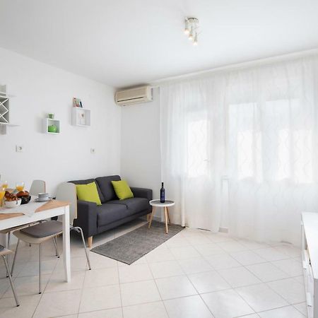 Castropola Apartment Екстериор снимка